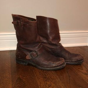 BARELY WORN Frye “Veronica” short boot